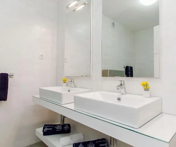 아파트먼트 로열 * 보디체