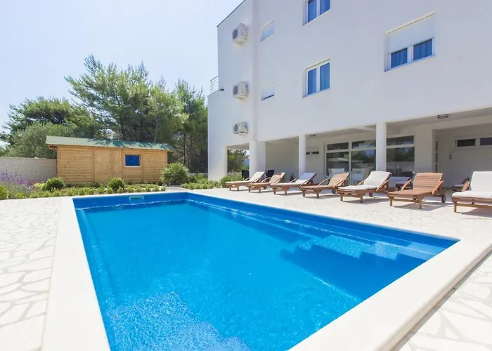 아파트먼트 로열